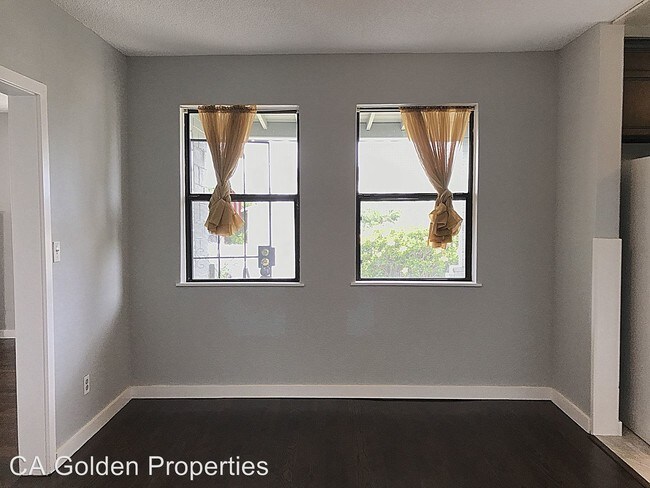 Building Photo - 3 br, 1 bath House - 489 Meek Ave