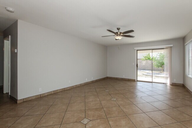 Foto del edificio - 9247 W Ironwood Dr