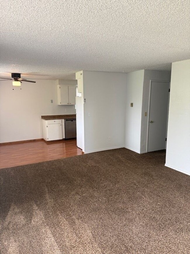 Building Photo - 3003-3003 Juanipero Way