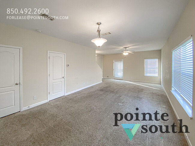 Building Photo - Beautiful 4BR/2.5BA Townhome