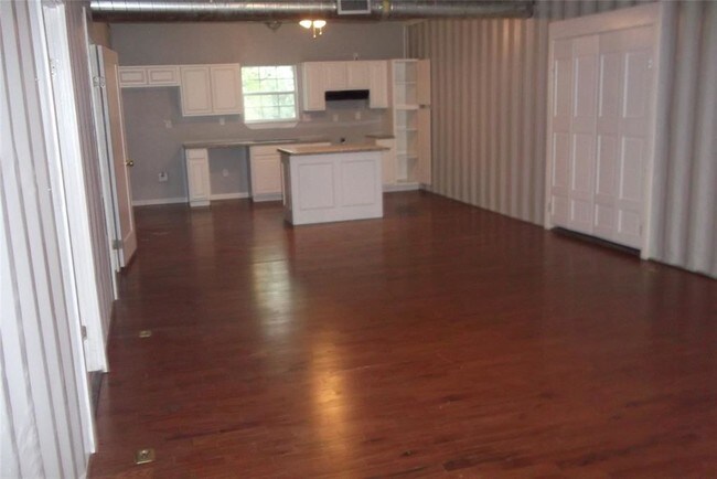 Building Photo - 3802 Lehall St