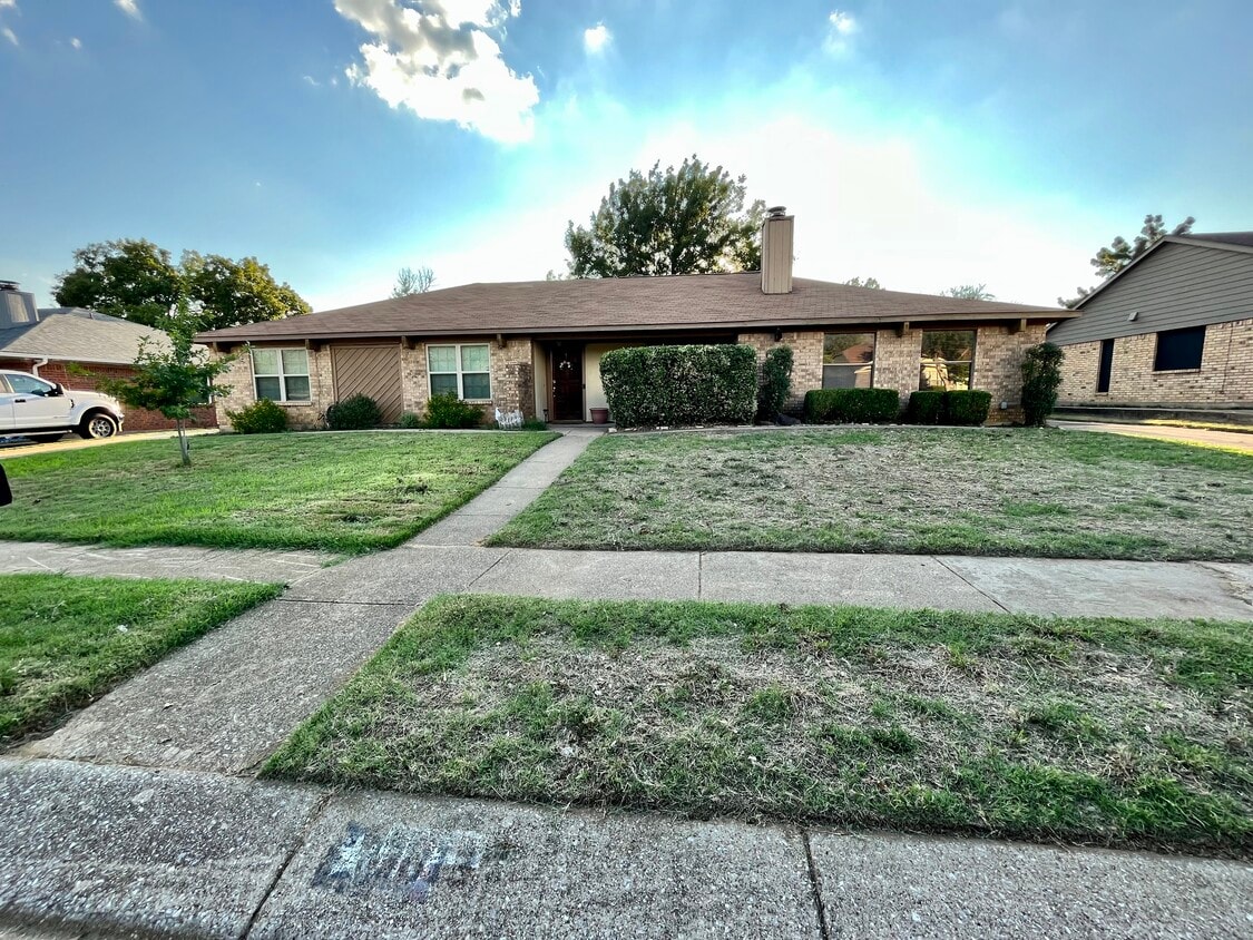 Primary Photo - 3013 Post Oak Dr