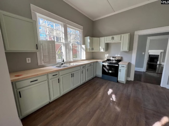 Building Photo - 1957 Broughton St