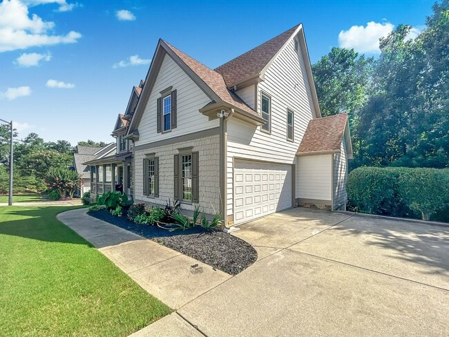 Photo - Stunning 5-Bedroom Executive Home in Kennesaw’s Preserve Falcon Hills!