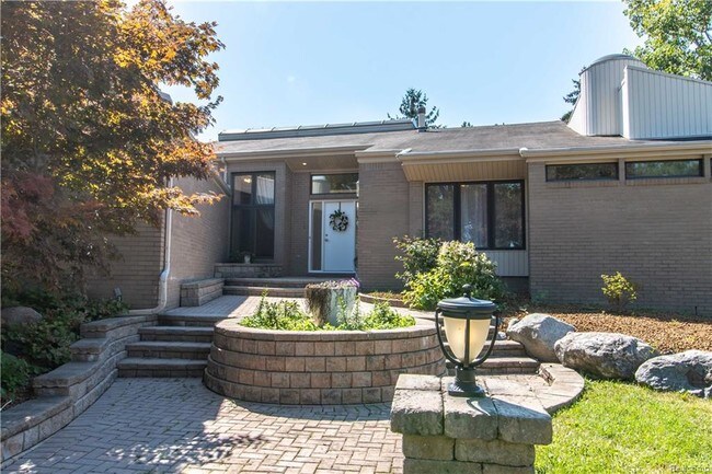 Building Photo - 4045 Fox Lake Dr