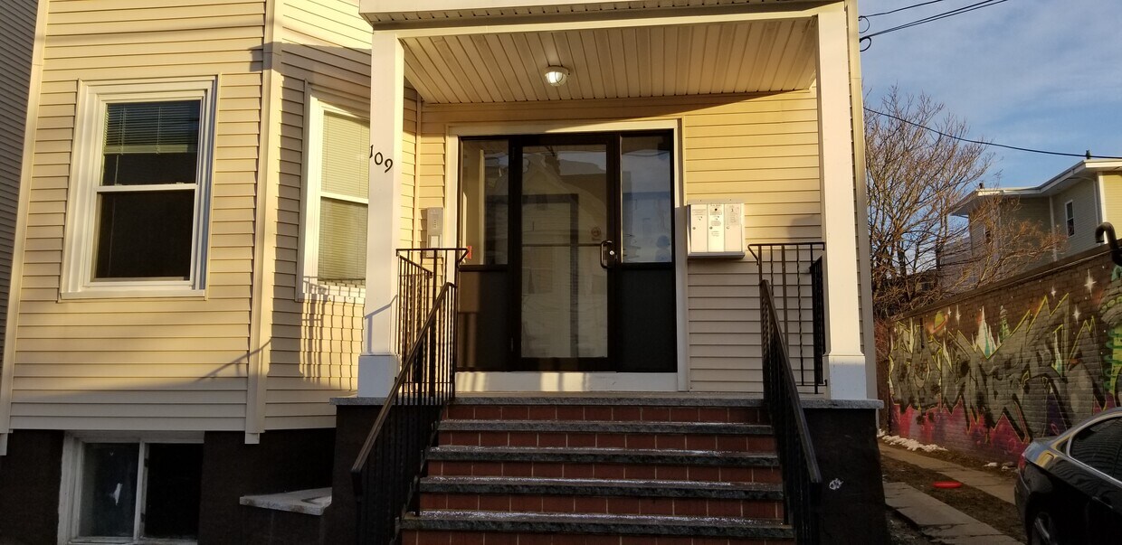 Front entry - 109 Thornton St