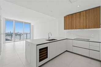 Building Photo - 1400 Biscayne Blvd