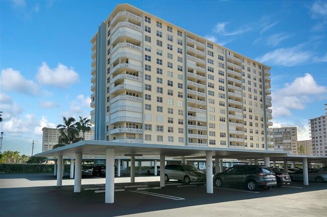 Building Photo - 305 N Pompano Beach Blvd