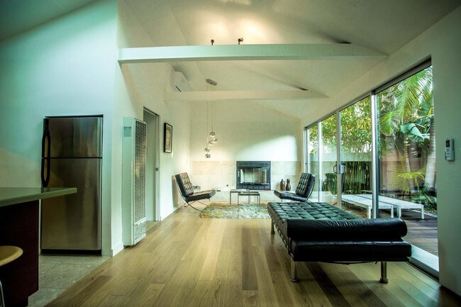 Foto del edificio - 882 Commonwealth Ave