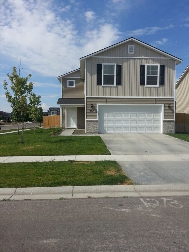 Foto principal - Cedar Creek Spacious Living: 3 Bed with Lo...