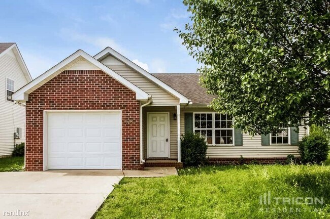 Building Photo - 3005 Weybridge Dr