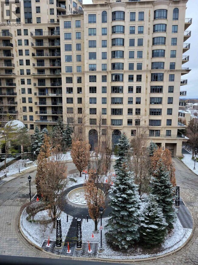 Photo du bâtiment - 650-650 Sheppard Ave E