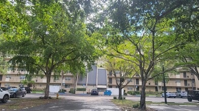 Building Photo - 3300 W Rolling Hills Cir