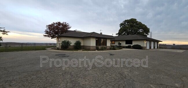 Building Photo - 620 Denton Rd