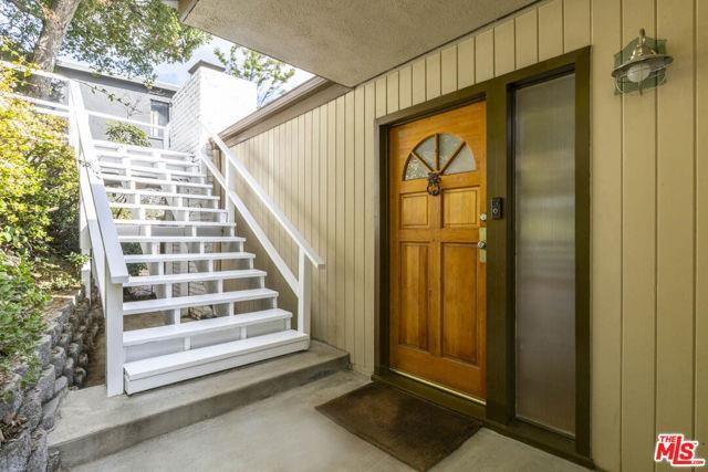 Building Photo - 2470 Zorada Dr