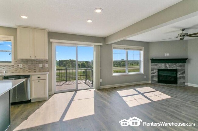 Foto del edificio - 9939 5th St Ln N