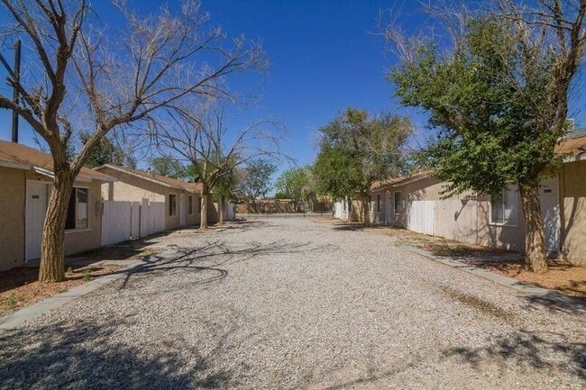 Building Photo - 2634 Desert St