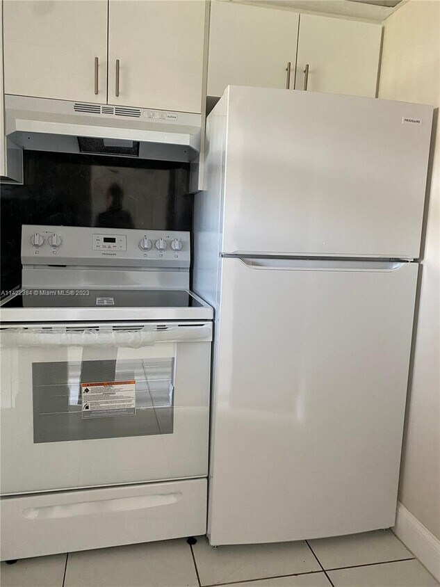 Foto principal - 651 NW 177th St