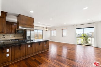 Building Photo - 1146 Hacienda Pl