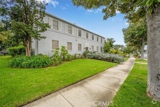 Building Photo - 820 E Carson St
