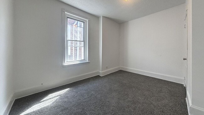 Photo - Philly Bi-Level: Modern & Bright House