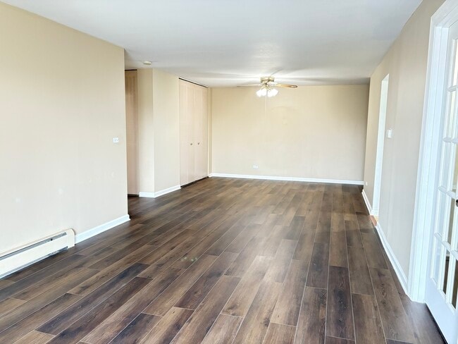 Building Photo - 10373 Dearlove Rd