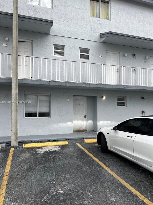Primary Photo - 8027 NW 8th St