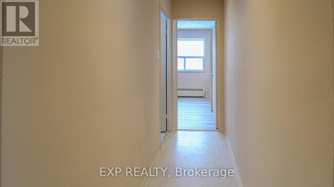 Photo du bâtiment - 207 - 84 SECOND STREET