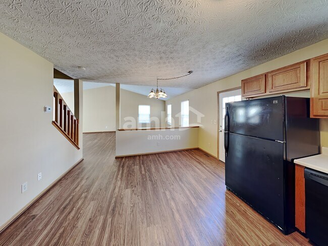Building Photo - 7890 Fairfax Loop Drive
