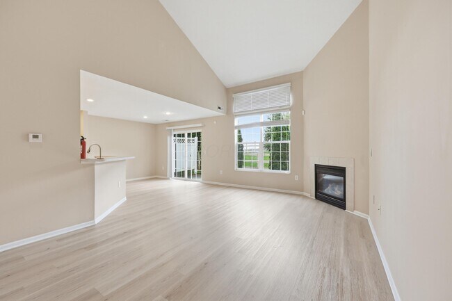 Building Photo - 5115 Vinings Blvd