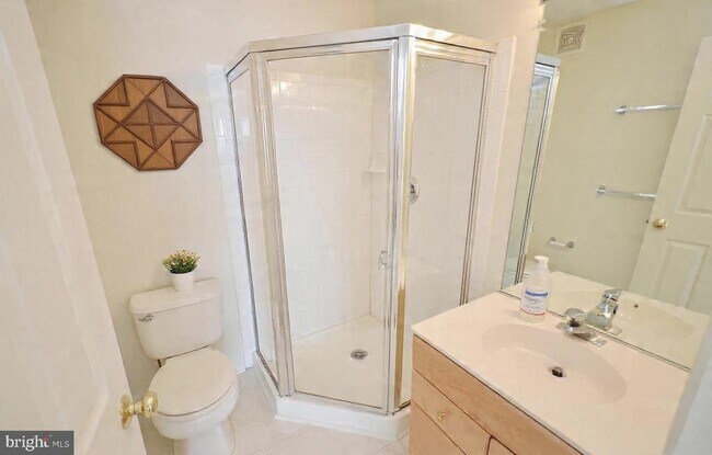 Foto del edificio - 45460 Conductor Terrace