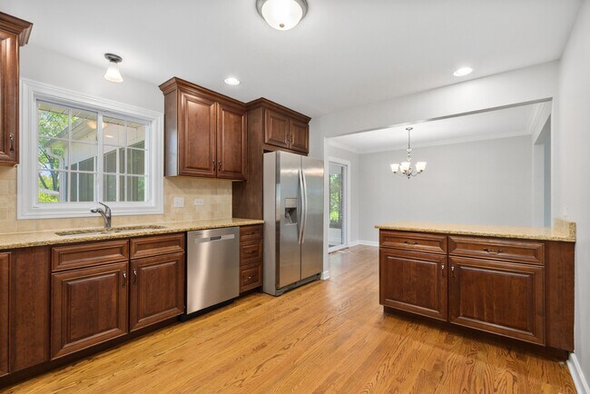 Foto del edificio - 433 Hackberry Rd