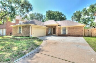 Building Photo - 22807 Red River Dr