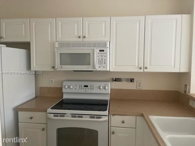 Foto principal - 3 br, 2 bath House - 1485 NE 33rd Rd # 106-1
