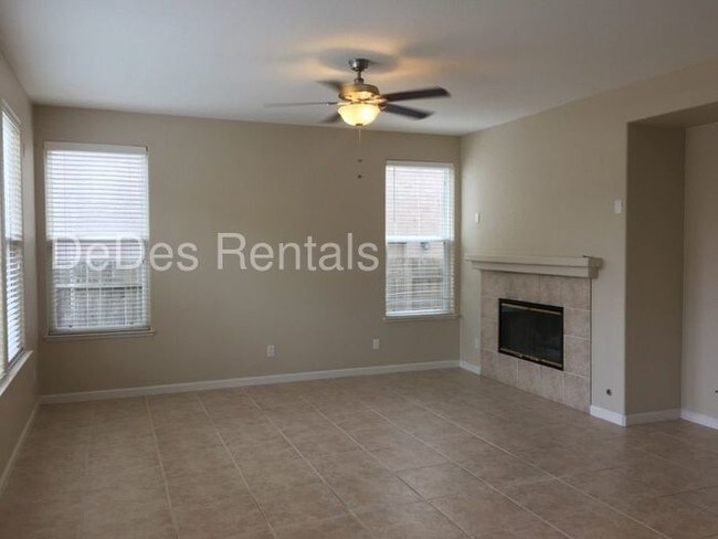 Building Photo - 282 Bouquet Cir