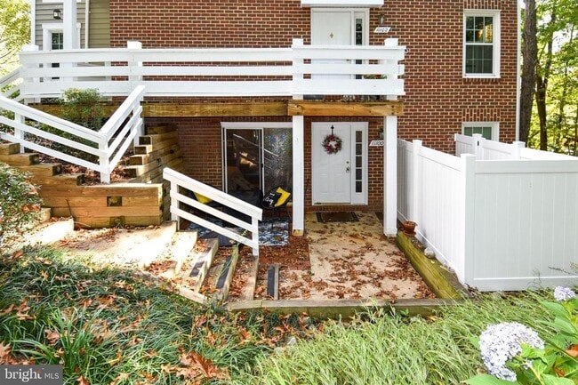 Building Photo - Experience the vibrant lifestyle and natural beauty that make Reston such a sought after place to...