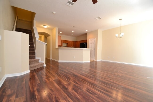 Building Photo - Conserviation View - 3/2.5 Townhome with Lakeside Pool & Lakeside walking trial - gated community