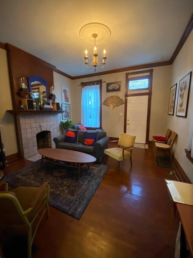 Foto del edificio - Beautiful 4 bed/1.5 bath Rental Mins. from...