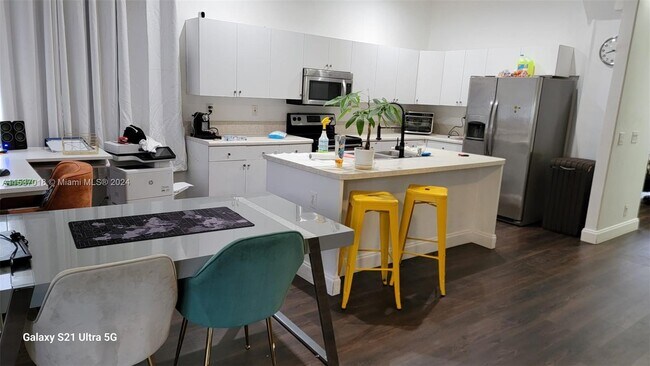 Foto del edificio - 3721 SW 49th St