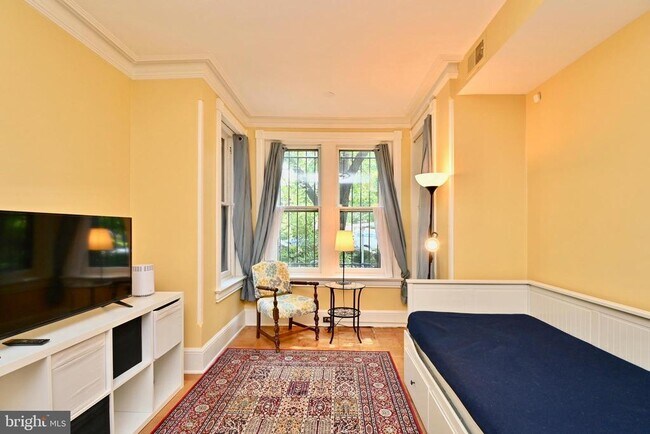 Foto del edificio - 639 Massachusetts Ave NE
