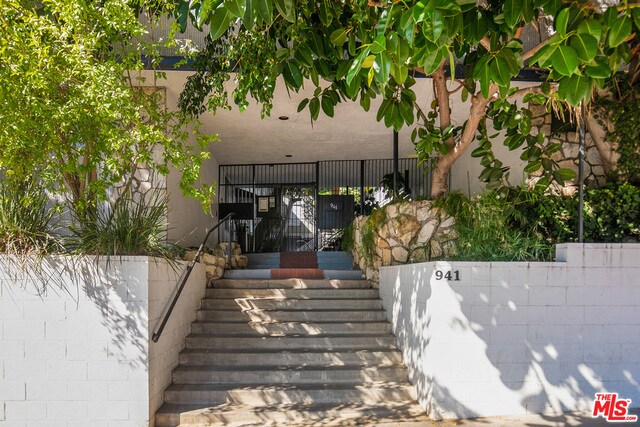 Foto del edificio - 941 N San Vicente Blvd