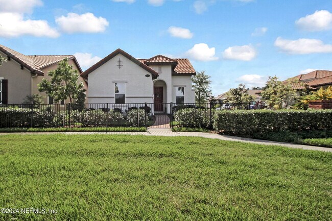 Foto del edificio - 596 Town Plaza Ave