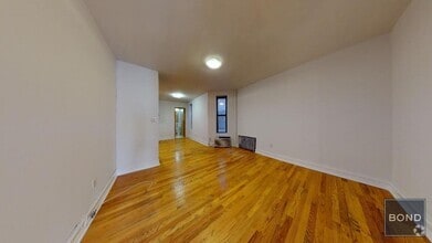 Building Photo - 217 E 84th St