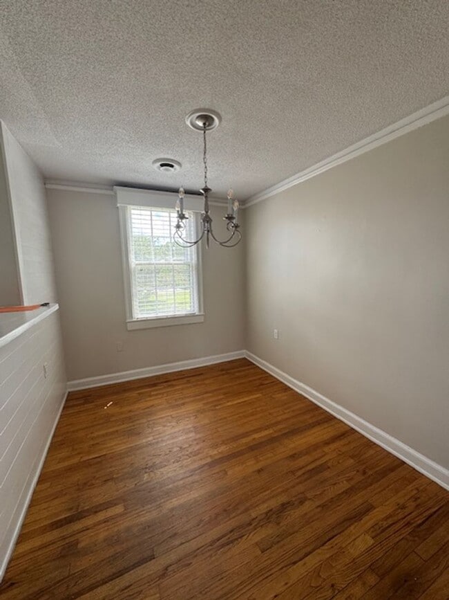 Photo - Oleander Court House