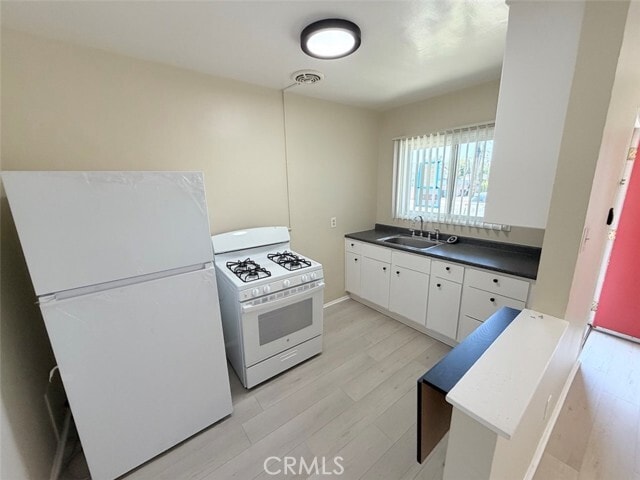 Foto del edificio - 247 W 9th St