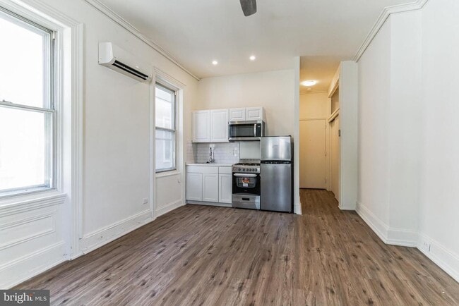 Building Photo - 404 S 22nd St