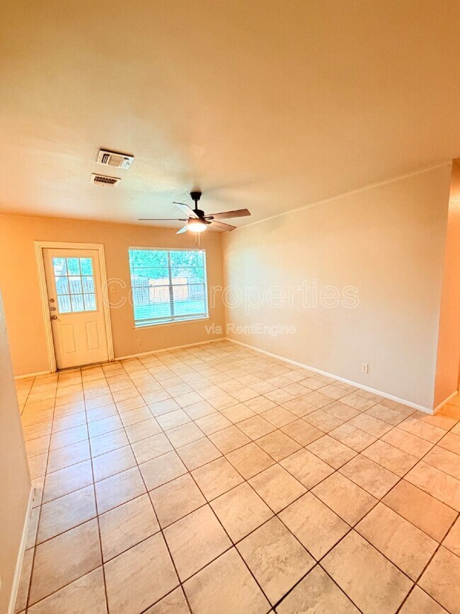 Building Photo - 9319 Cliff Point Dr