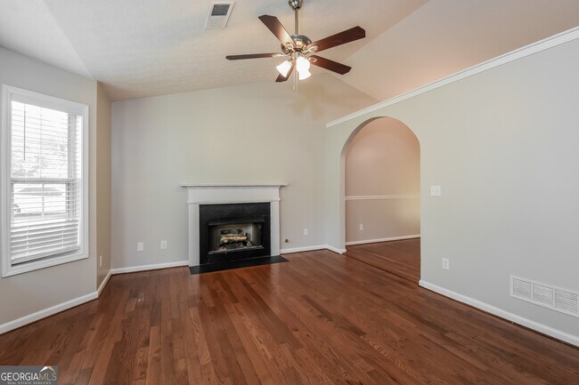 Building Photo - 2885 Estuary Dr
