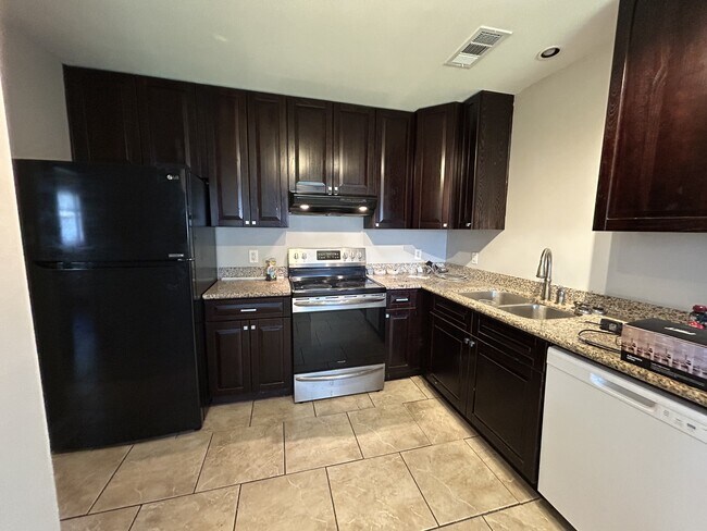 Foto del edificio - 3108 Tournefort St
