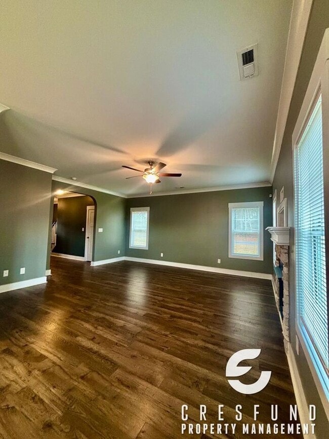 Foto del edificio - 4 Bedroom Close to FT. Bragg will have you saving big with Solar Panels